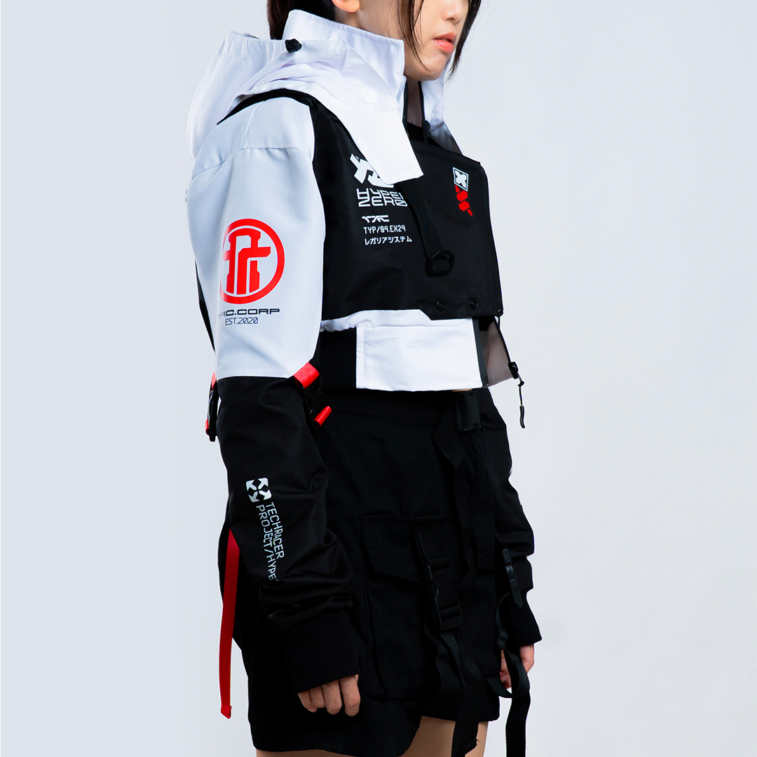 hyper/ crop.white