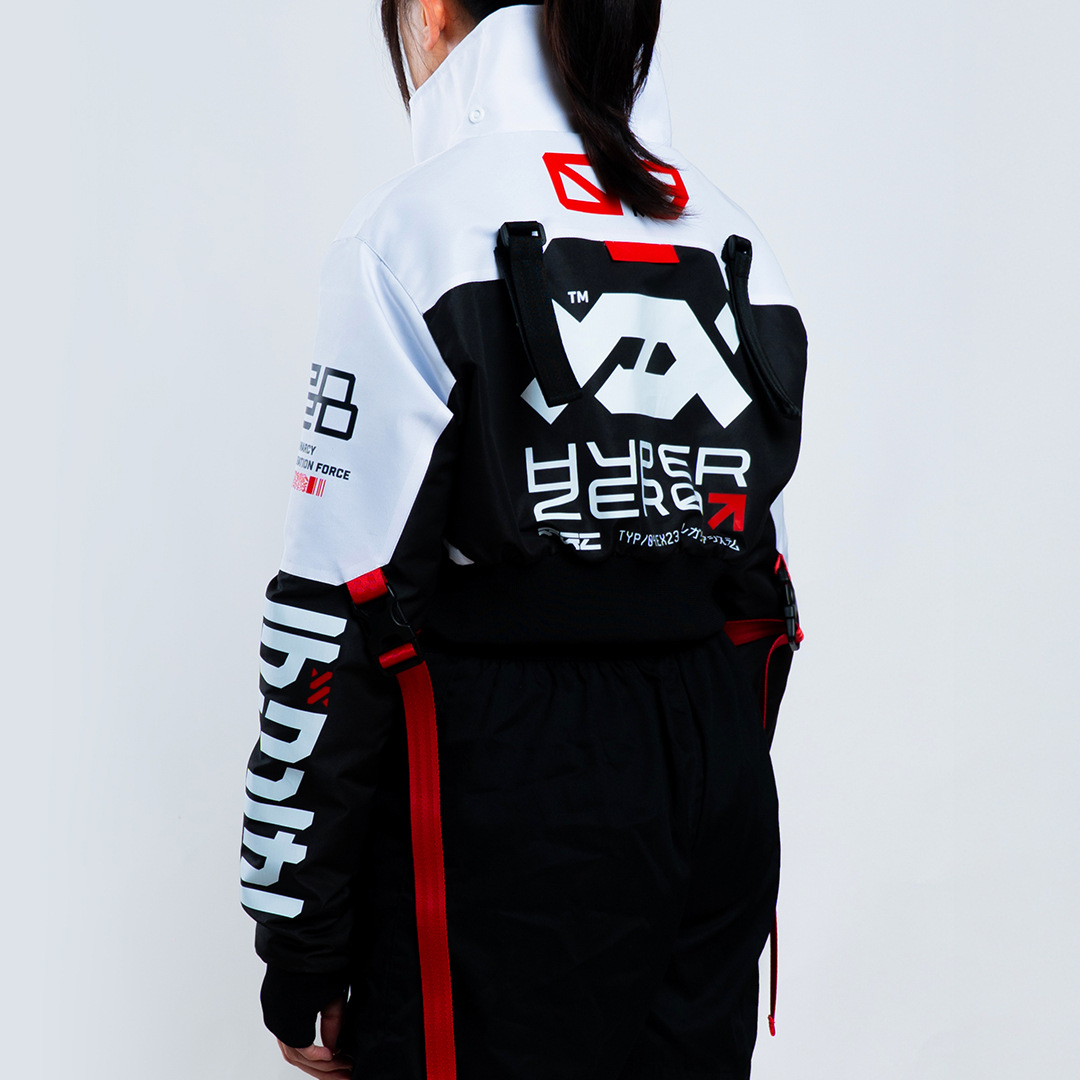hyper/ crop.white